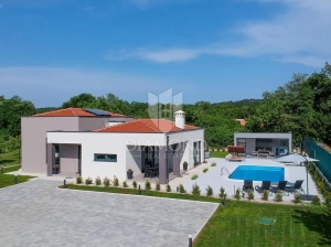 Labin, Moderna Villa za odmor sa grijanim bazenom