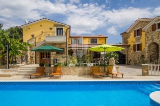 Pićan, surroundings, property with two houses and a swimming pool