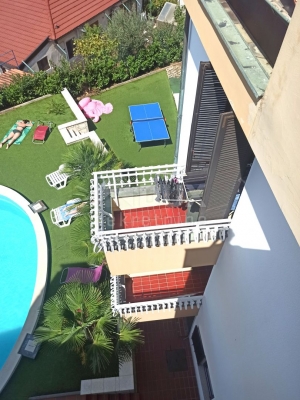 ISTRA, MEDULIN Apartmanska kuća uz more s bazenom, konobom i tenis igralištem - POGLED NA MORE!!