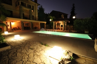 VOLOSKO - schöne Familienvilla mit Pool und angelegtem Garten