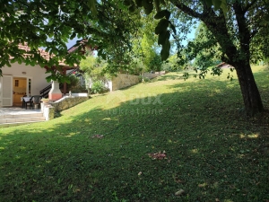 KARLOVAC - Renovated semi-detached house with a beautiful garden