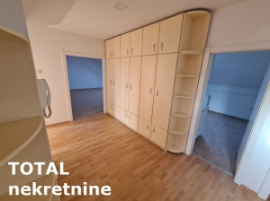 4 Četvorosoban stan NOVI SAD, 267800€