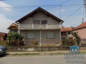 A one-story house for sale in Ćuprija on a plot of 9 ares