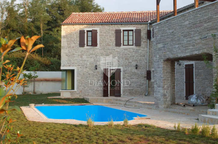 Središnja Istra, autohtona kuća za odmor s bazenom