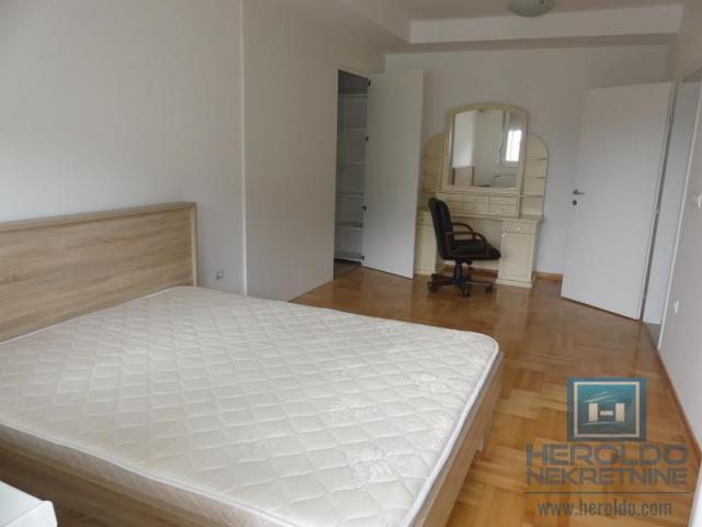 Comfortable four-room apartment in Plavusa, Jagodina