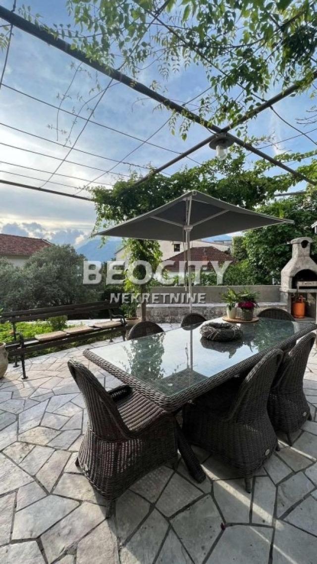 Kotor, Dobrota, Dobrota , 10. 0, 200m2, 850000EUR