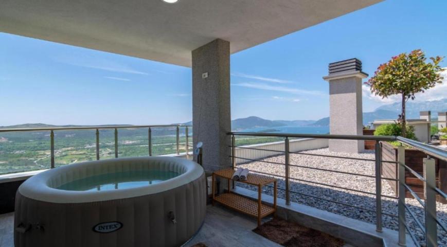 Luksuzna vila sa panoramskim pogledom na zaliv