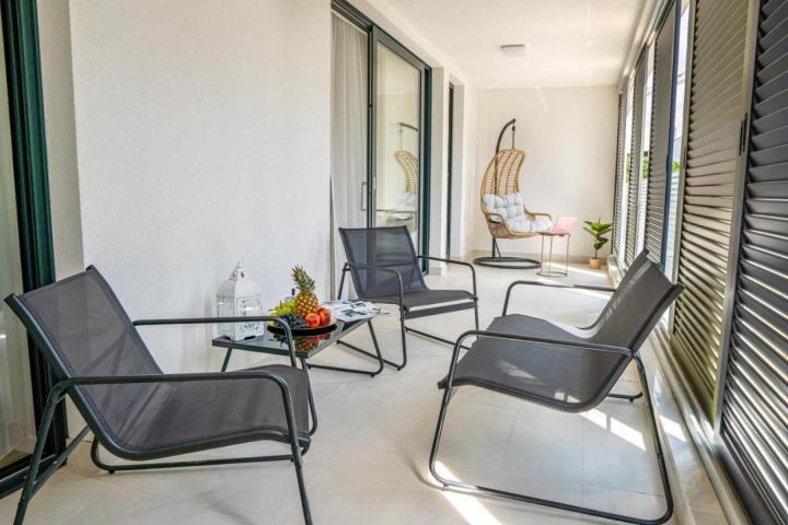 Split, Žnjan, luksuzan dvosoban stan 60 m2 na odličnoj lokaciji ( 01. 10. 2024 - 01. 05. 2025 )