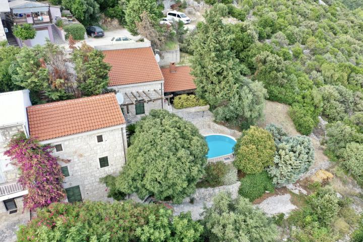 Komarna, prekrasne dalmatinske kuće s pogledom na Pelješac