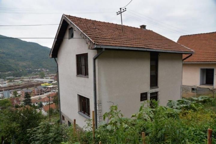 Prodaje se kuća, 180 m2, ul. Rada Drobnjaka, Prijepolje