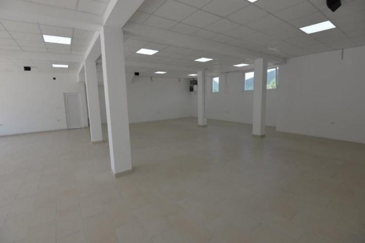Izdaje se poslovni prostor 150 m2, ul. Lj. Miodragovića, Prijepolje