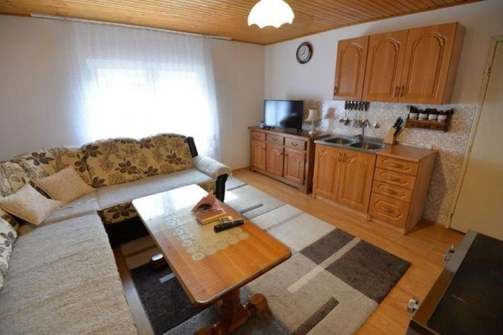 Prodaje se kuća 58 m2, 3 pomoćna objekta i okućnicom 35 ari, Prijepolje