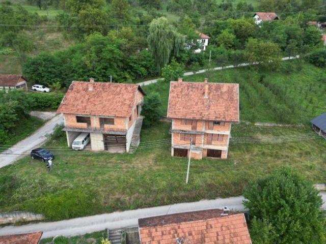 Prodaju se 2 kuće 280 i 270 m2, Peselja, Prijepolje