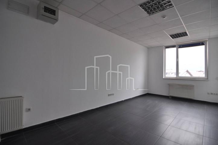 Kancelarija 19m2 sa režijama Novi Grad Sarajevo u sklopu veće poslovne zgrade