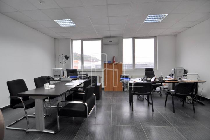 Kancelarija 100m2 sa režijama Novi Grad Sarajevo u sklopu veće poslovne zgrade