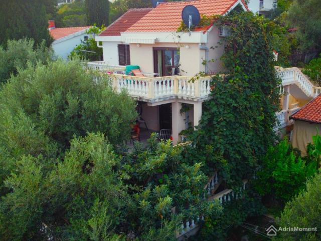 Ljepa kuća u Krašićima sa prekrasnim pogledom na more