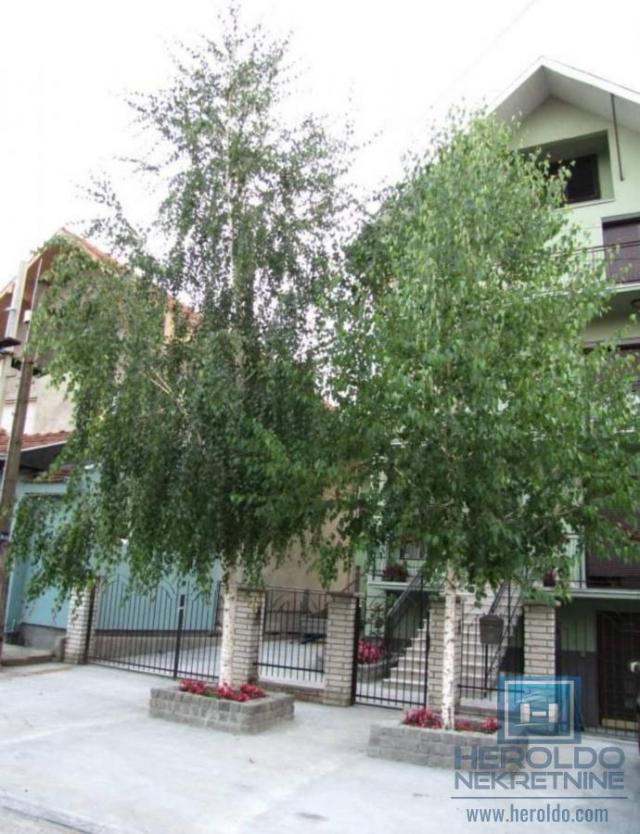 Houses for sale in the center of Ćuprije