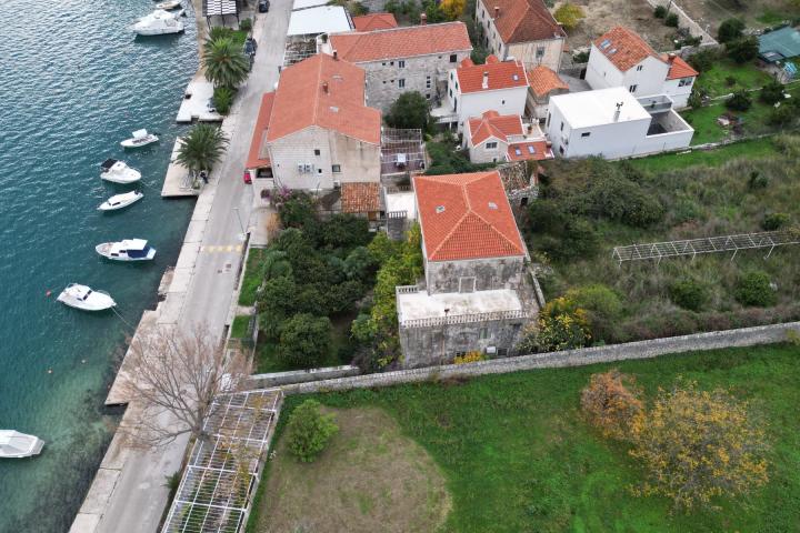 Dubrovnik-okolica, kamena vila 600 m2 prvi red do mora