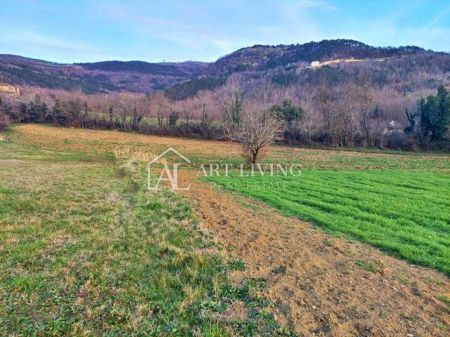 Motovun-surroundings, Valuable building land with a view of Motovun