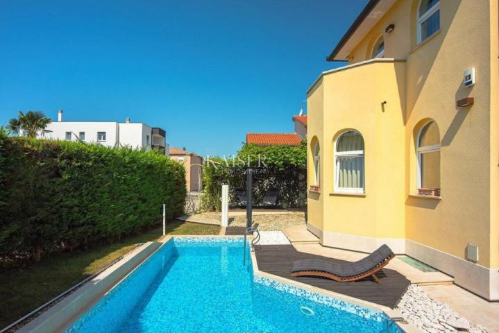 Istra - Pula, vila sa bazenom i saunom 