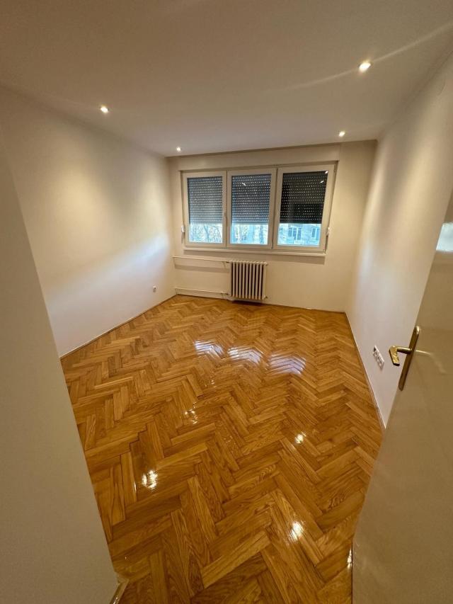 SOMBOR- SELENČA, THREE-ROOM APARTMENT 83 M2