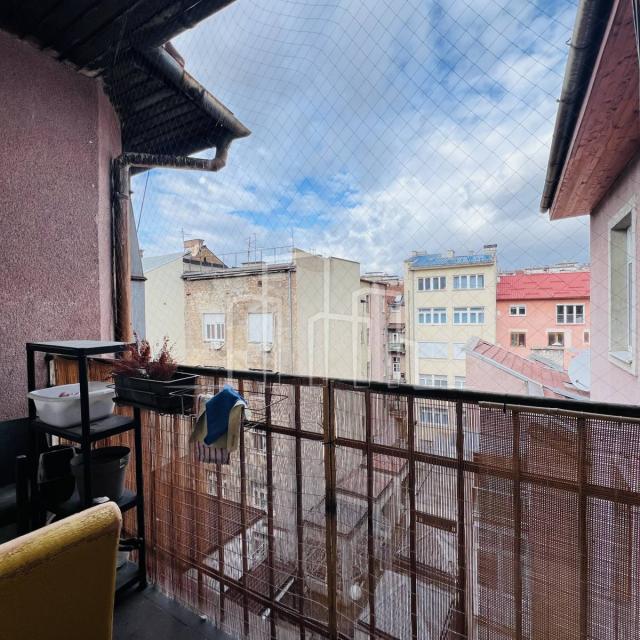 Ferhadija trosoban stan za najam Stari Grad Sarajevo