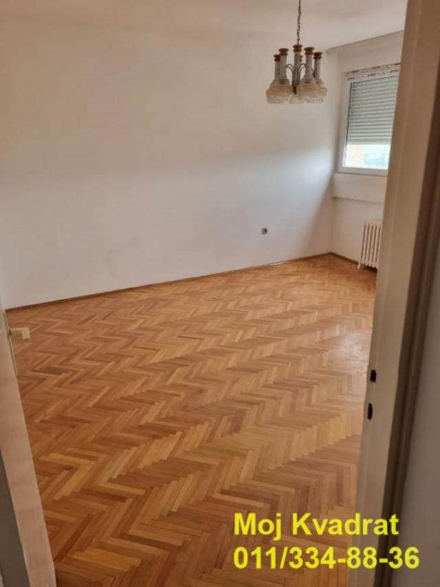 Niš, Medijana - Sinđelićev trg, 53m2