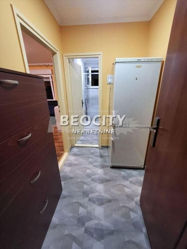 Novi Sad, Sajam, Bulevar kralja Petra I, 1. 0, 38m2, 350EUR