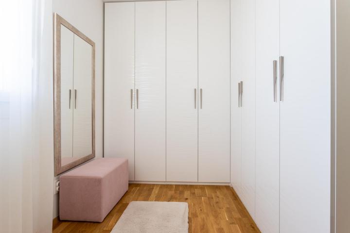 Split, komforan moderno uređen dvosoban stan za dugoročan najam dostupan 