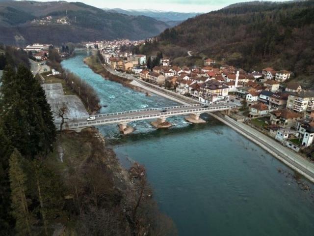 Prodaje se poslovni prostor 200 m, ul. Sestara Cvijović 1, Prijepolje