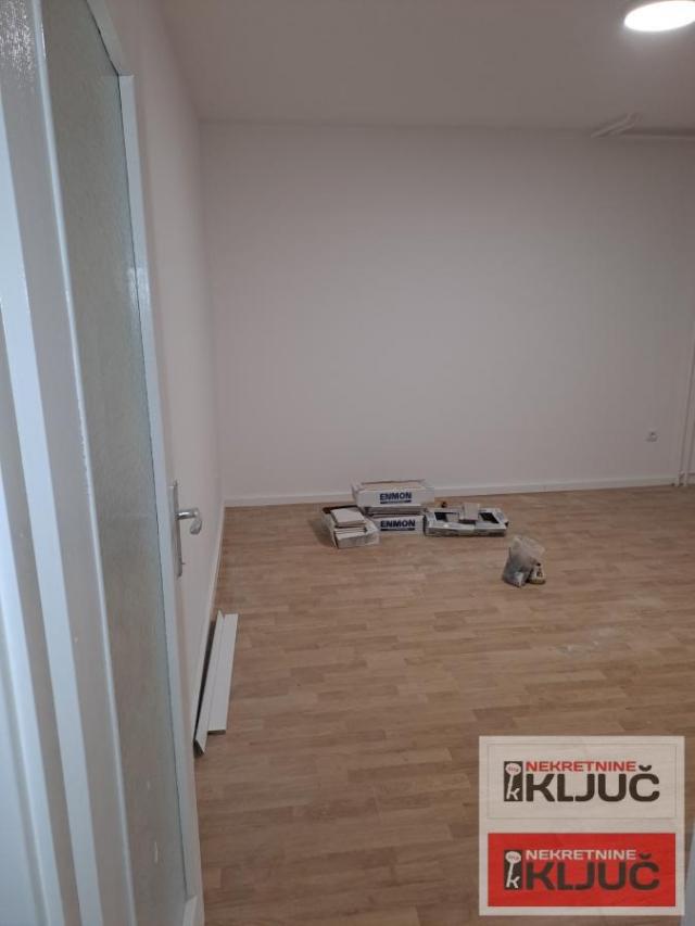 NOVO NASELJE, 65 m2, Trosoban, RENOVIRAN