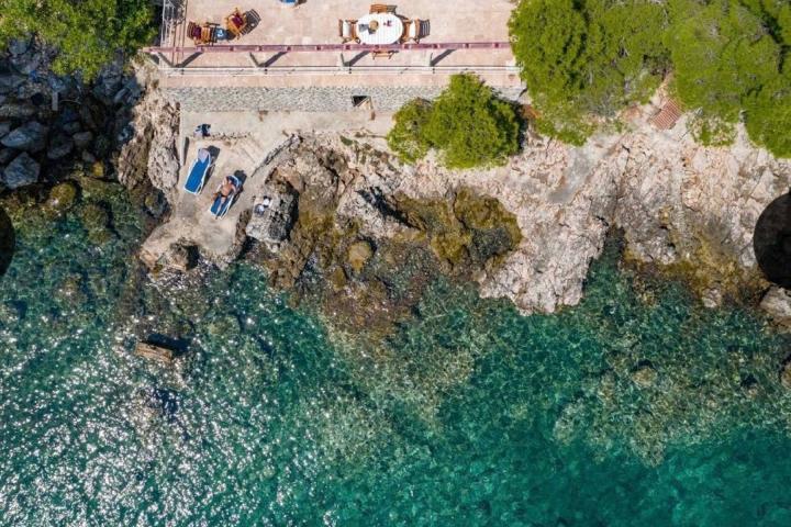 Otok Koločep (Dubrovnik), vila s ekskluzivnom pozicijom prvi red do mora 