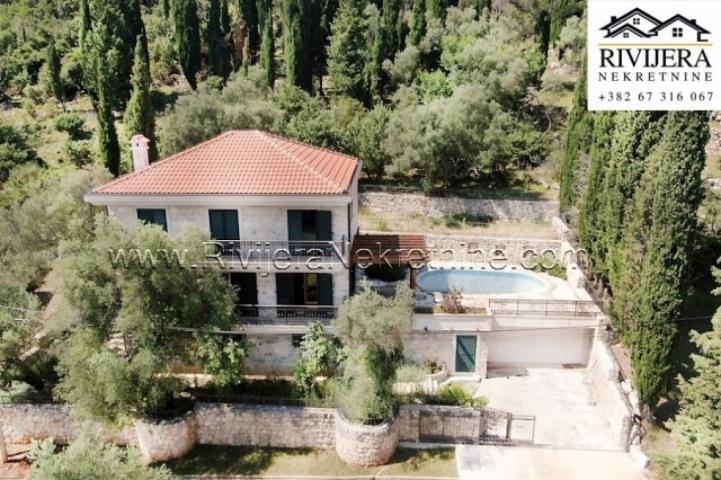 Stone house with pool and sea view Herceg Novi Zvinje