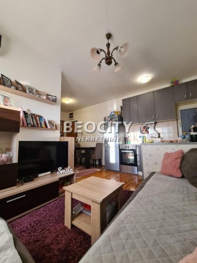 Novi Sad, Nova Detelinara, Trg Majke Jevrosime, 1. 5, 32m2, 75000EUR