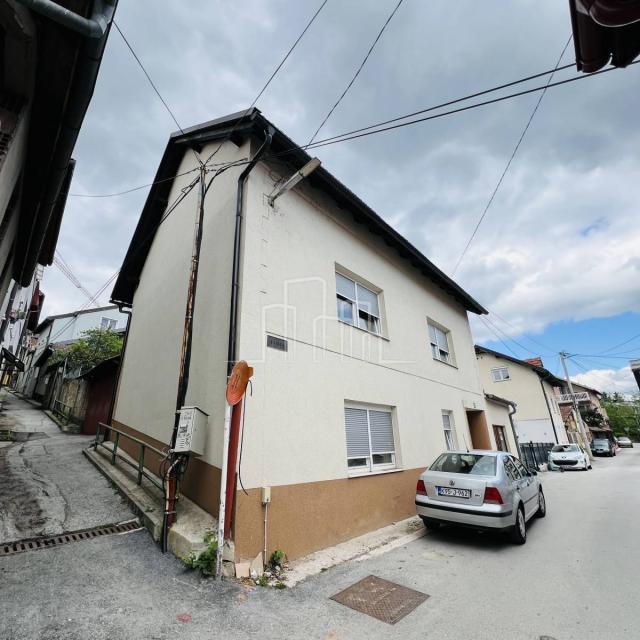 Zweistöckiges Haus zum Verkauf im Zentrum von Sarajevo