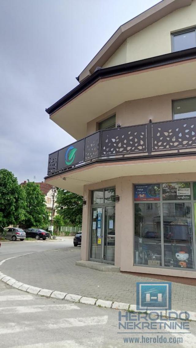 Posebna ponuda poslovni prostor u centru Rekovca