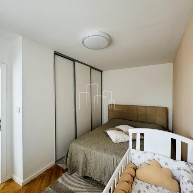Three-room renovated apartment Koševsko Brdo for sale