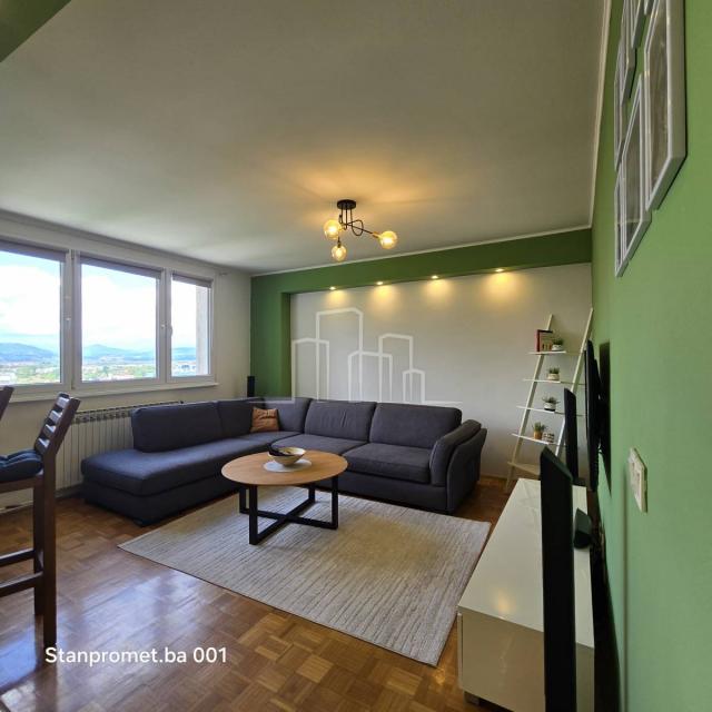 Three-room renovated apartment in Alipašino Polje for sale