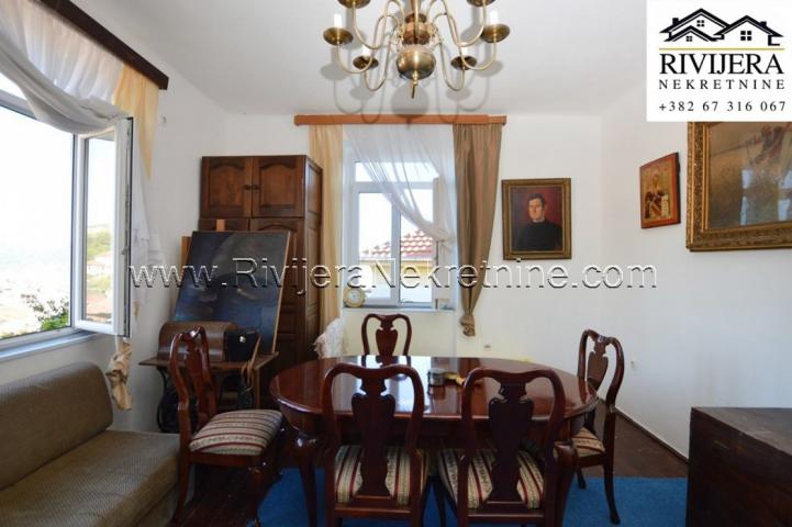 Two-bedroom apartment overlooking the sea Herceg Novi old town