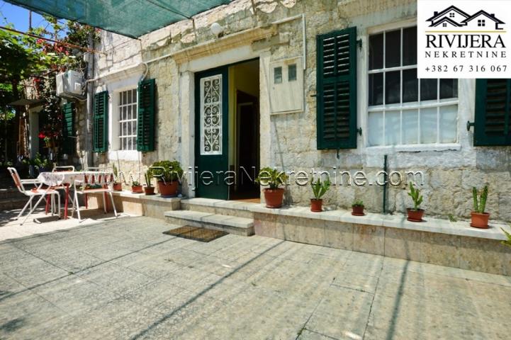 Stone house for sale in the center of Igalo, Herceg Novi