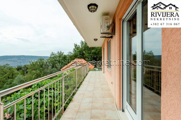 Prodaje se kuća sa panoramskim pogledom na more Herceg Novi Podi