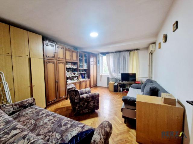 DVOSOBAN STAN 55M2, BULEVAR