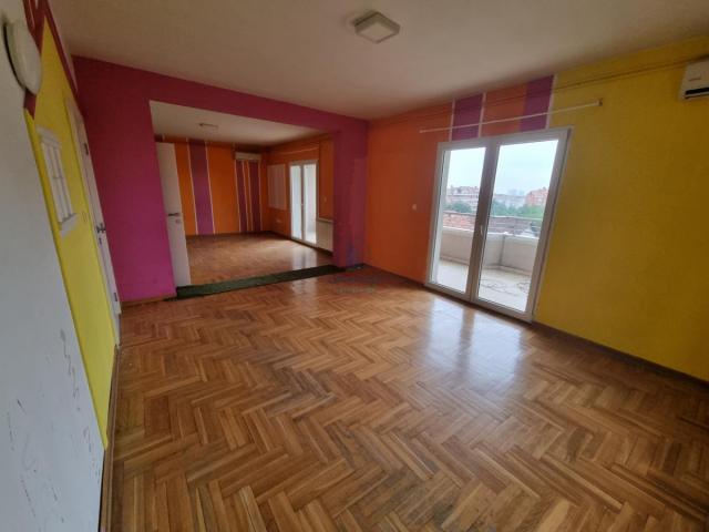 Poslovni prostor, Medaković padina, 520 m2
