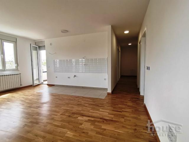 Stan NOVI SAD, PETROVARADIN, kv: 80, € 164800, ID: 1059876