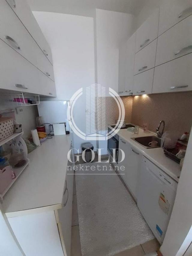 Izdajemo stan-Bulevar Evrope, Dvoiposoban, Namešten, 450eur! ID#7625