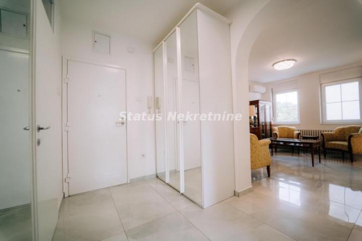 Grbavica-Pogodan Trosoban stan 69 m2 kompletno renoviran sa dve odvojene spavaće sobe-065/385 8880
