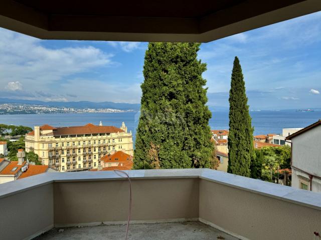 OPATIJA, ZENTRUM – luxuriöses Penthouse im Zentrum von Opatija, private Lage und Dachpool, nur 200 m