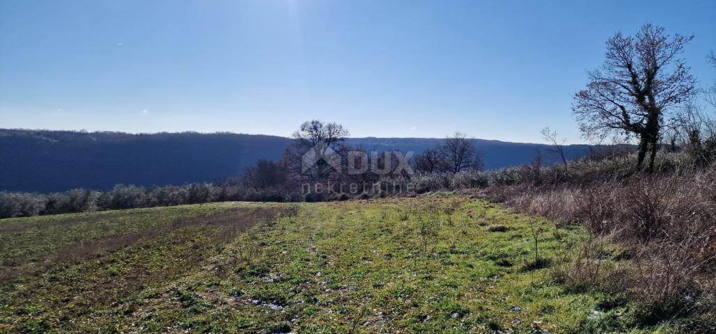 Istria, Labin, Pićan - Complete seclusion and a beautiful view!! Building land 750 m2 and agricultur