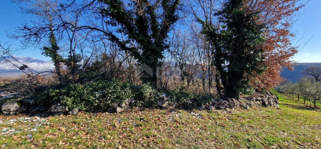 Istria, Labin, Pićan - Complete seclusion and a beautiful view!! Building land 750 m2 and agricultur