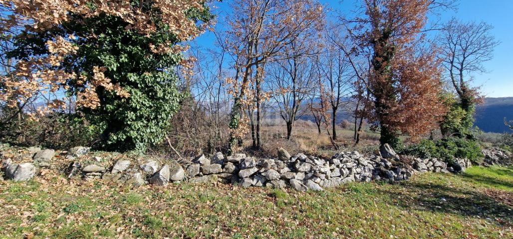 Istria, Labin, Pićan - Complete seclusion and a beautiful view!! Building land 750 m2 and agricultur